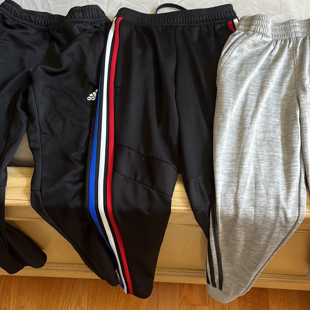 Boys med 10/12 sweatpants like new